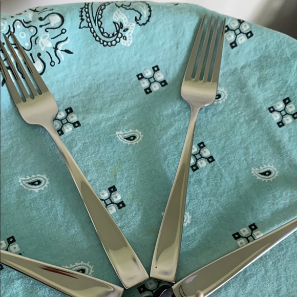 Oneida "Moda" pattern 18/10 NWOT Salad Forks Set/8 - Picture 7 of 12
